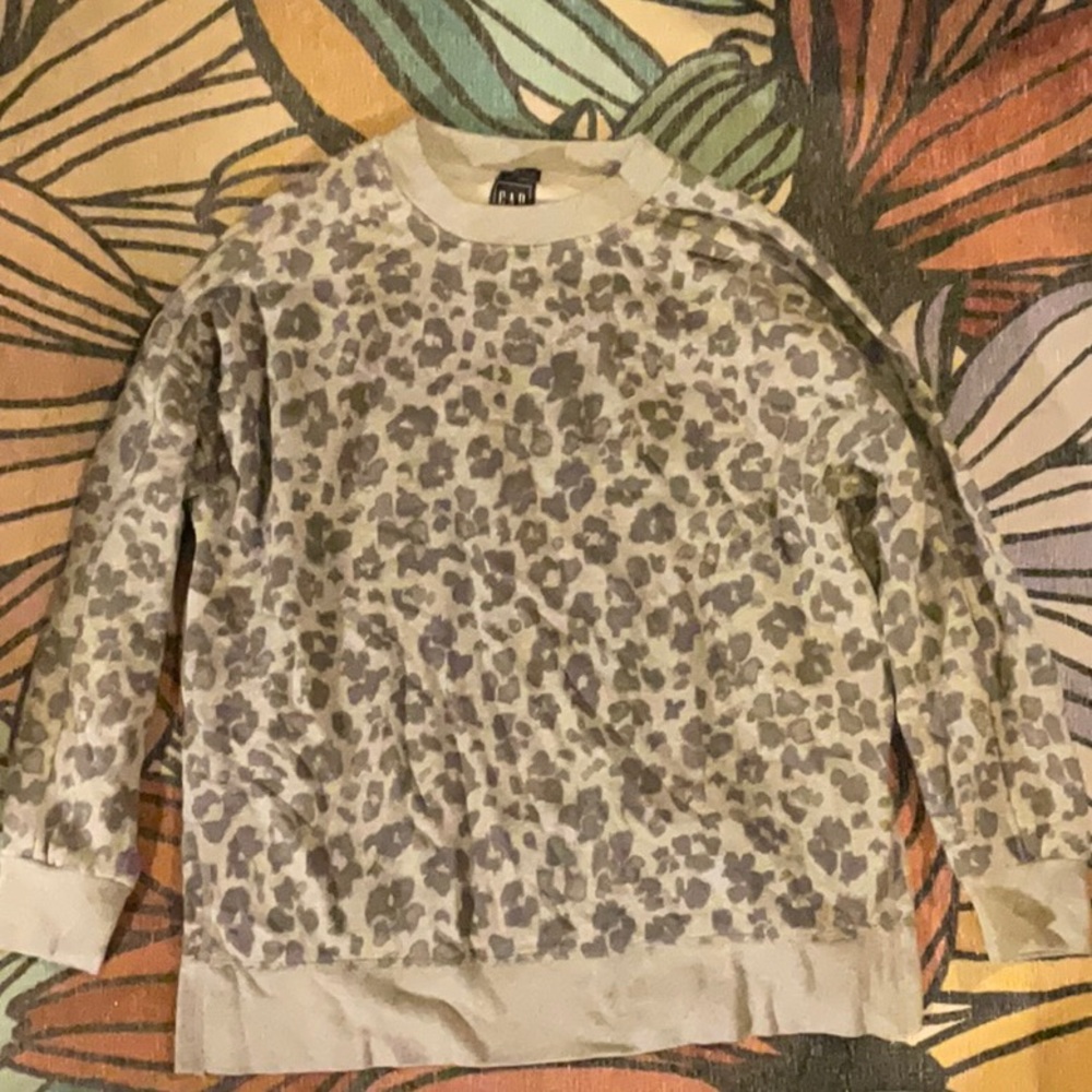Gap Womens Gray Leopard Print Sweater